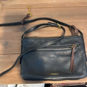 EVERYTHING MUST GO Fossil crossbody